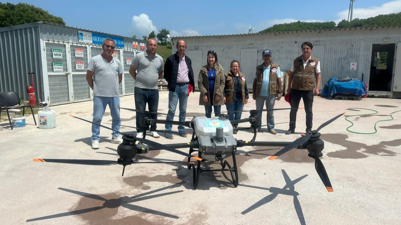 Büyükşehirden çekirgeye karşı dron ile mücadele