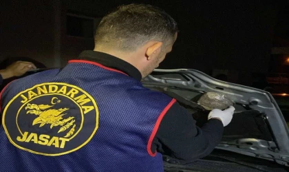 Akhisar'da şüpheli aracın kaportasından uyuşturucu madde çıktı