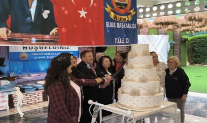 Türkiye Emekliler Derneği, Anneler Günü’nü kutladı
