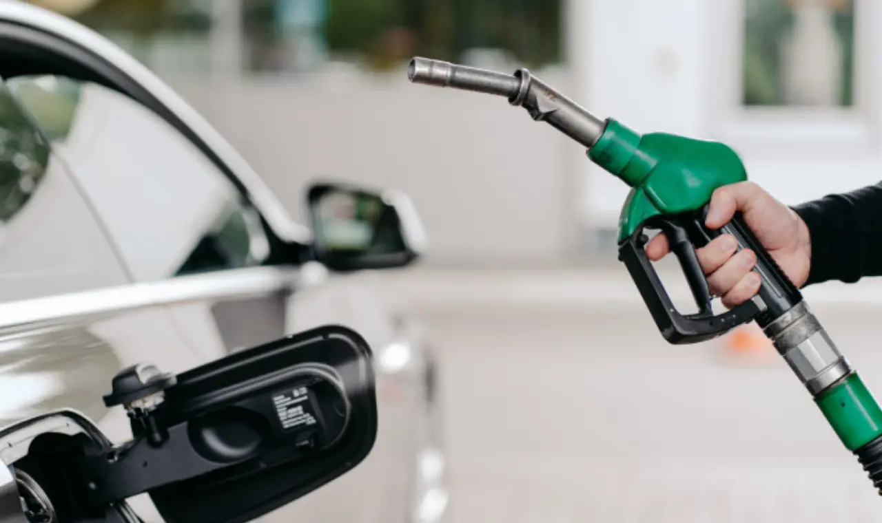 Benzin ve motorine dev zam geliyor 3