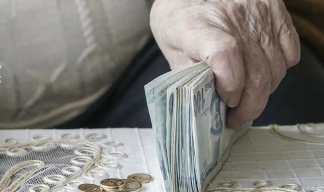Emekli Temmuz zammı netleşiyor: Meclis'te taban aylık mesaisi 1
