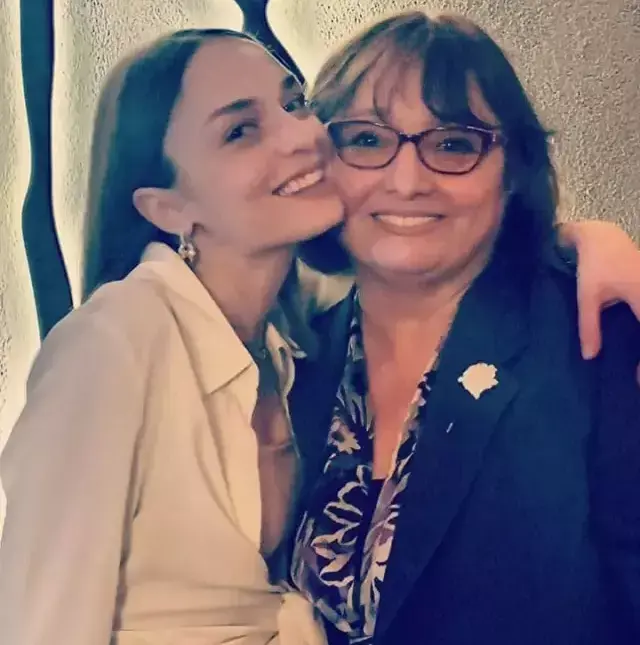 Nilperi Şahinkaya'nın acı günü! Annesi hayatını kaybetti