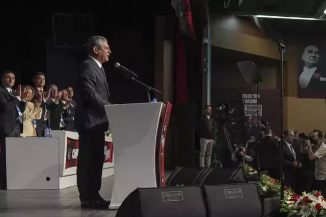 Özgür Özel, yeniden CHP Genel Başkanı seçildi