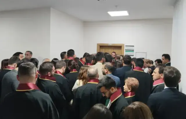 CHP kurultay iptali davası ertelendi