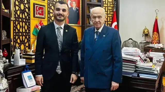 Yasin Sönmez (Solda), MHP lideri Bahçeli (Sağda).