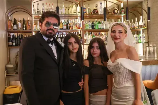 Rasim Ozan Kütahyalı sessiz sedasız evlendi! 20 yaş küçük eşi bakın kim çıktı