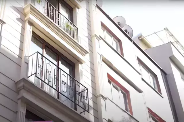 Usta oyuncu Settar Tanrıöğen, kedisiyle birlikte 2 oda bir salon evde yaşıyor