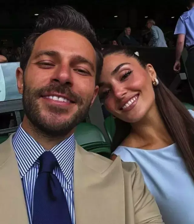 Hande Erçel'den ayrılık sonrası banyo pozu: Karın kasları dikkat çekti