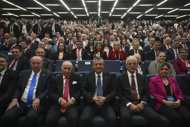 Özgür Özel, yeniden CHP Genel Başkanı seçildi