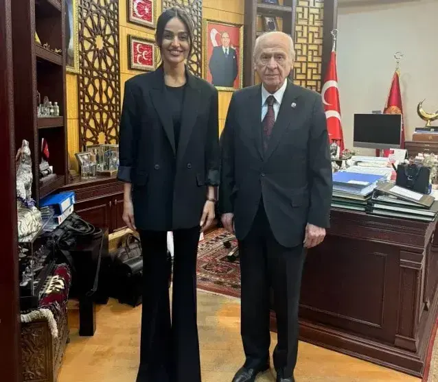 Genel merkezde buluştular: Bahçeli, 'Alevi Açılımı'nın startını ünlü şarkıcıyla verecek