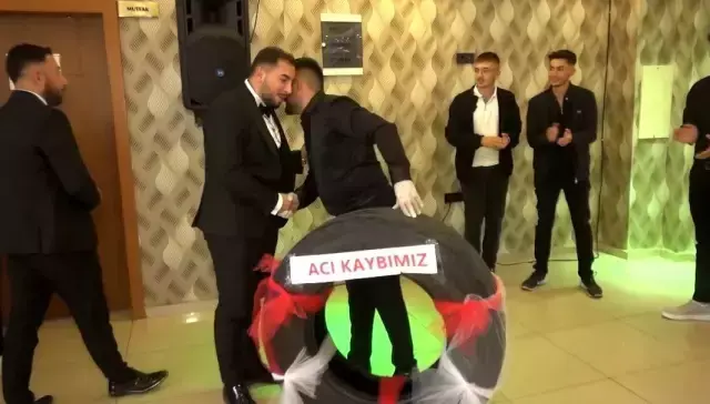 Düğünde görenler dönüp bir daha baktı, böyle takı görülmedi