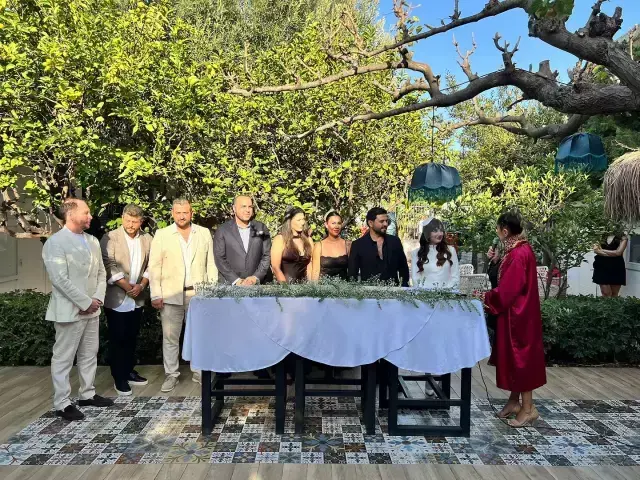 Sevda Erginci ve Efe Saydut İzmir'de 'mutluluğa evet' dedi
