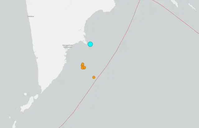Rusya'nın Kamçatka bölgesinde 7,4 büyüklüğünde deprem, tsunami uyarısı verildi