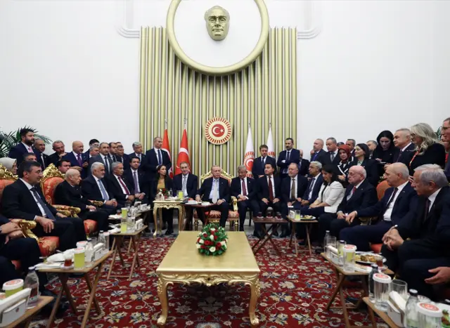 Cumhurbaşkanı Erdoğan ile bir araya gelen Davutoğlu o anları anlattı