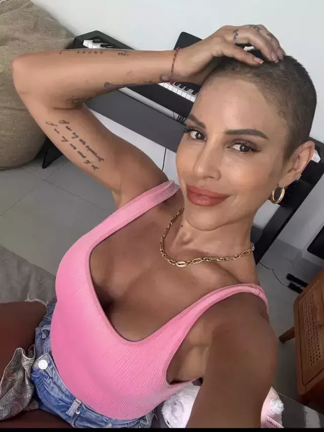 Irmak Ünal'dan yürek burkan itiraf: 10 Aydır kanserle mücadele ediyorum