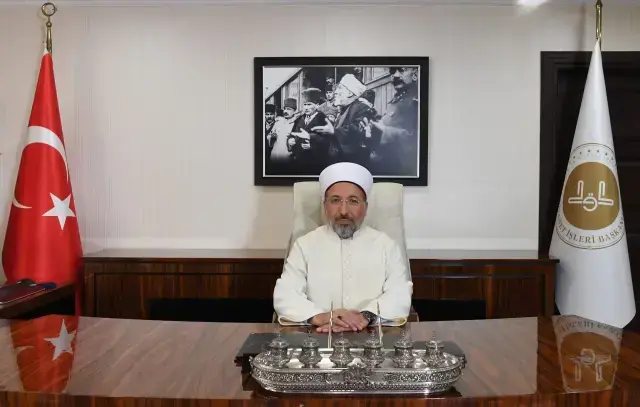 Diyanet'ten 29 Ekim mesajı: Atatürk ve tüm büyüklerimizi saygı ve minnetle yâd ediyoruz