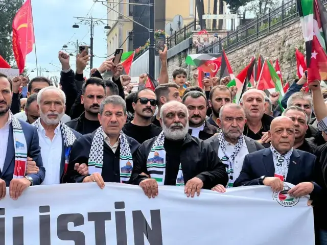 İstanbul, Ankara ve İzmir'de binlerce kişi Gazze için yürüyor