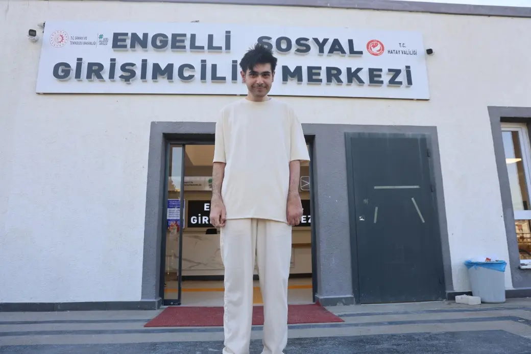 3 yıl sonra duş alıp, tıraş olan Barış’ın annesi, evladının yuva kurması hayaliyle yaşıyor