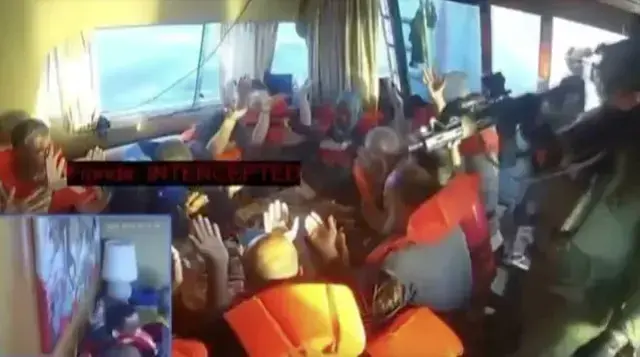 Tüm gemilerle irtibat kesildi, alıkonulan aktivistler açlık grevine başladı