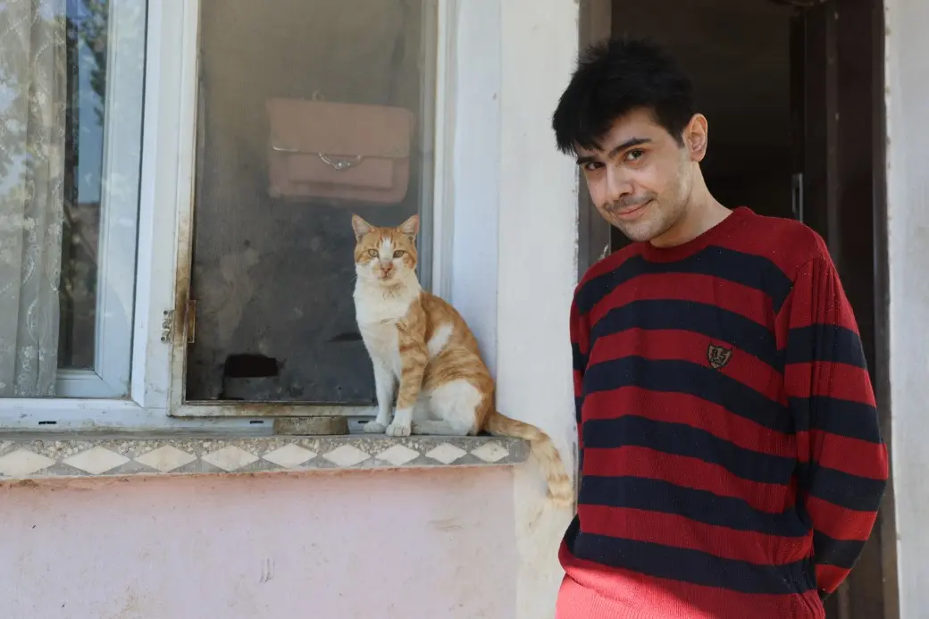 3 yıl sonra duş alıp, tıraş olan Barış’ın annesi, evladının yuva kurması hayaliyle yaşıyor