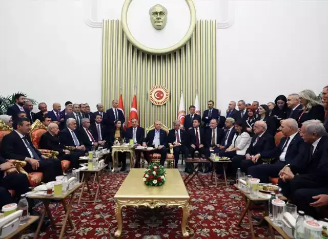 Yıllar sonra yan yana geldiler! İşte TBMM'deki ses getiren fotoğrafın perde arkası