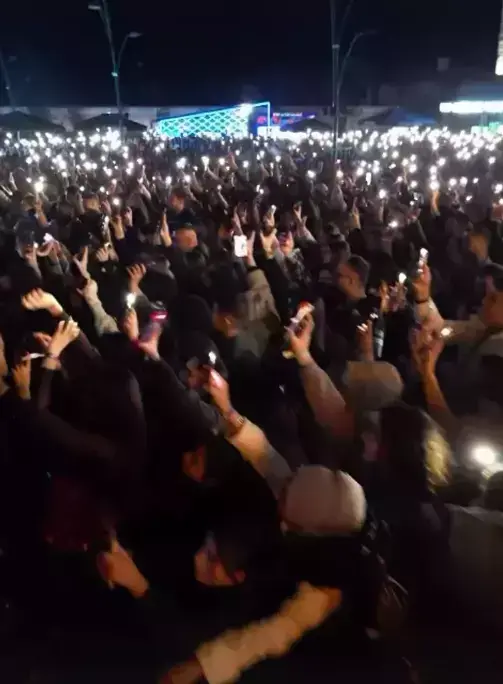 Her şey attığı hikaye ile başladı! Blok3 konserinde ıslık sesleri