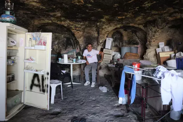 Depremden sonra mağarada yaşamaya başlayan adamı yıkan karar