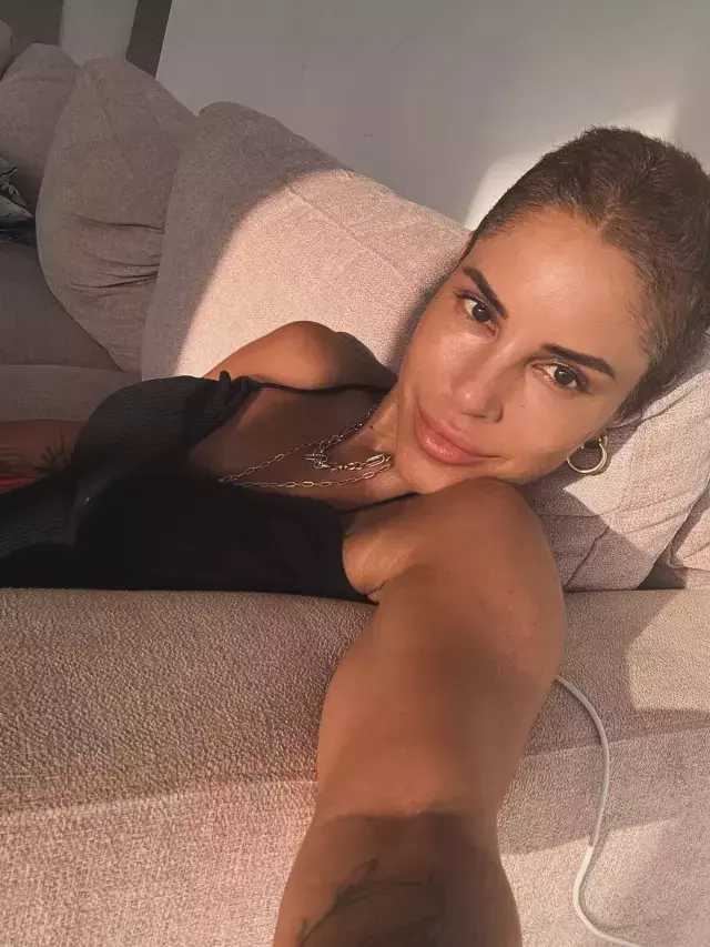 Irmak Ünal'dan yürek burkan itiraf: 10 Aydır kanserle mücadele ediyorum