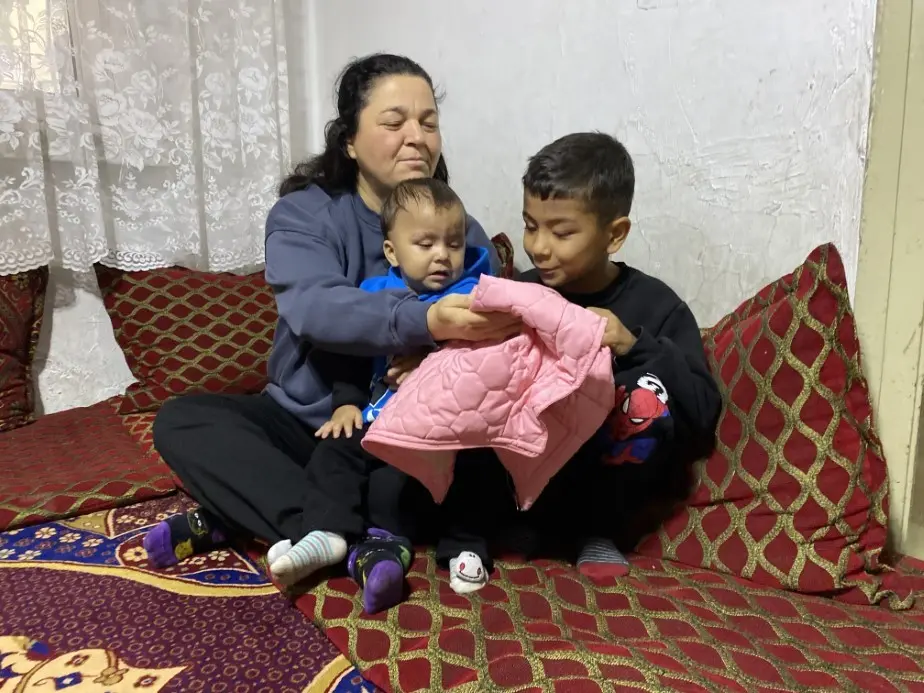Annelerinin yüzünü ve dünyanın renklerini ilk defa gördüler