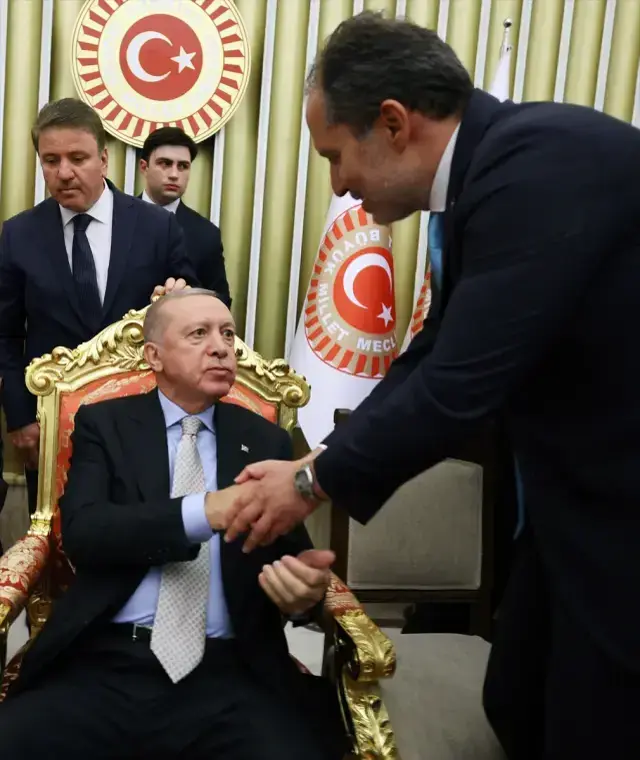 Erdoğan'ın Davutoğlu ve Babacan'ı yanına alması ne anlama geliyor?