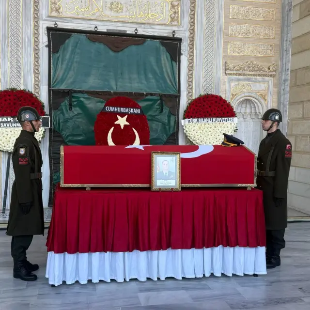 Şehit Pilot Yarbay Gökhan Korkmaz son yolculuğuna uğurlandı! Ailesine 'Cuma günü yanınızdayım' demiş