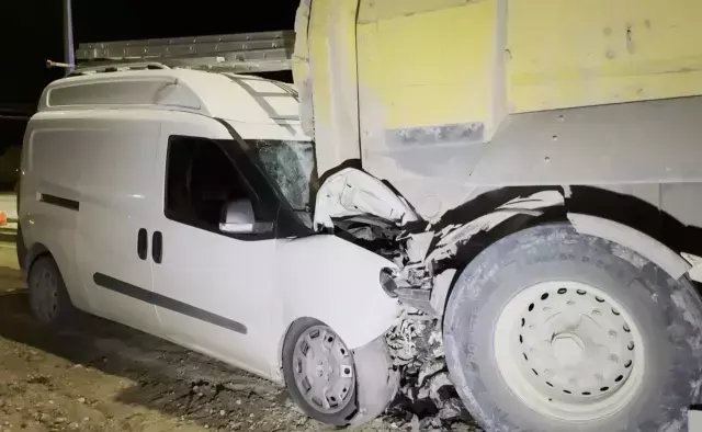 Aynı yolda yarım saatte iki kaza! Yaralı sürücünün ilk sözü herkesi şaşırttı