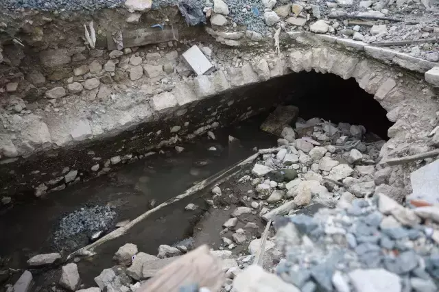 Depremle ortaya çıktı! Yıllarca haberleri olmadan üstünde yaşamışlar