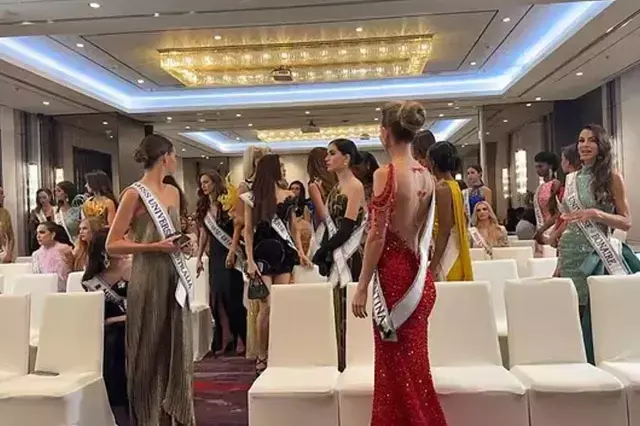 Miss Universe'de kriz! Yarışmacılar salonu terk etti