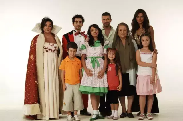 'Bez Bebek' setinde zincirleme itiraf! Evrim Akın hakkında yer yerinden oynuyor