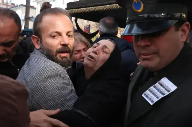 Türkiye şehitlerini uğurluyor! Devlet erkanı Ankara'daki törene katıldı