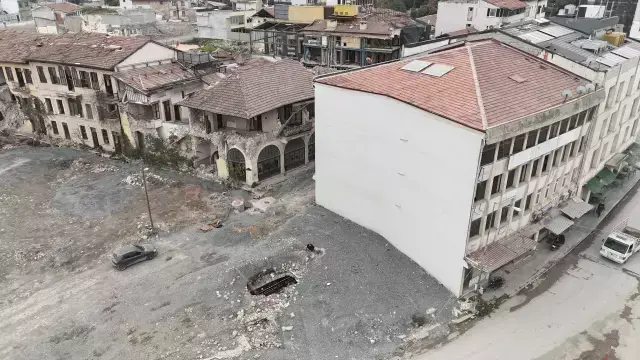 Depremle ortaya çıktı! Yıllarca haberleri olmadan üstünde yaşamışlar
