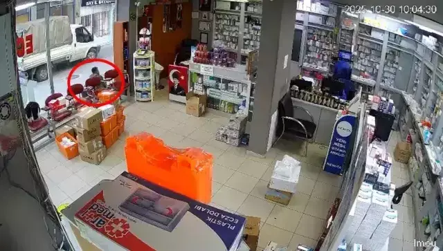 Sokak ortasında taciz! Eczacının kıyafetlerini çıkarmaya çalıştı