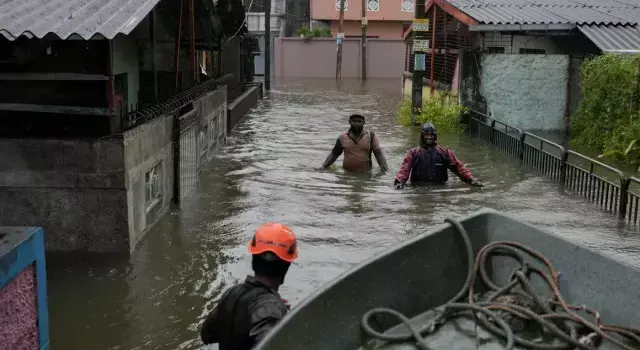 Kasırganın vurduğu ülkede olağanüstü hal ilan edildi! Ölü sayısı 159'a yükseldi