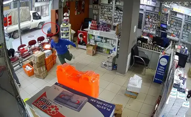 Sokak ortasında taciz! Eczacının kıyafetlerini çıkarmaya çalıştı