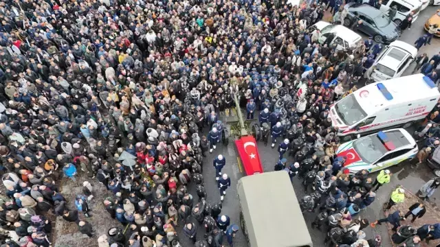 Türkiye şehitlerini uğurluyor! Devlet erkanı Ankara'daki törende