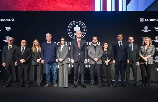 Bakan Ersoy'un da katıldığı toplantıya Sinem Ünsal damga vurdu