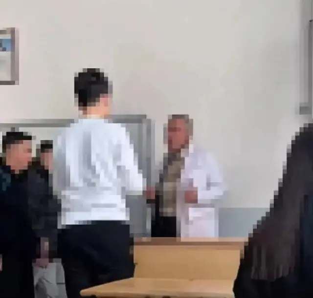Öğrencilerin zorbalık yapıp dalga geçtiği öğretmenden ders gibi sözler