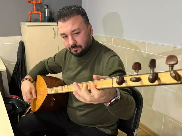 Düğünlerinde söyledikleri şarkı başlarına bela oldu