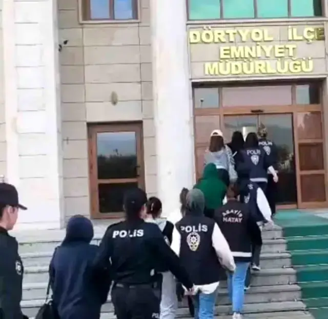 Hatay'da Fuhuş Operasyonu: 9 Yabancı Kadın Gizli Bölmede Yakalandı