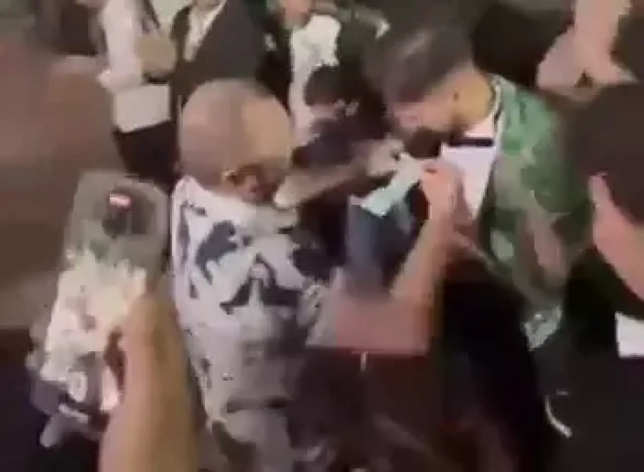 Ne altın ne araba! Düğünde çifte 400 bin liralık sürpriz takı