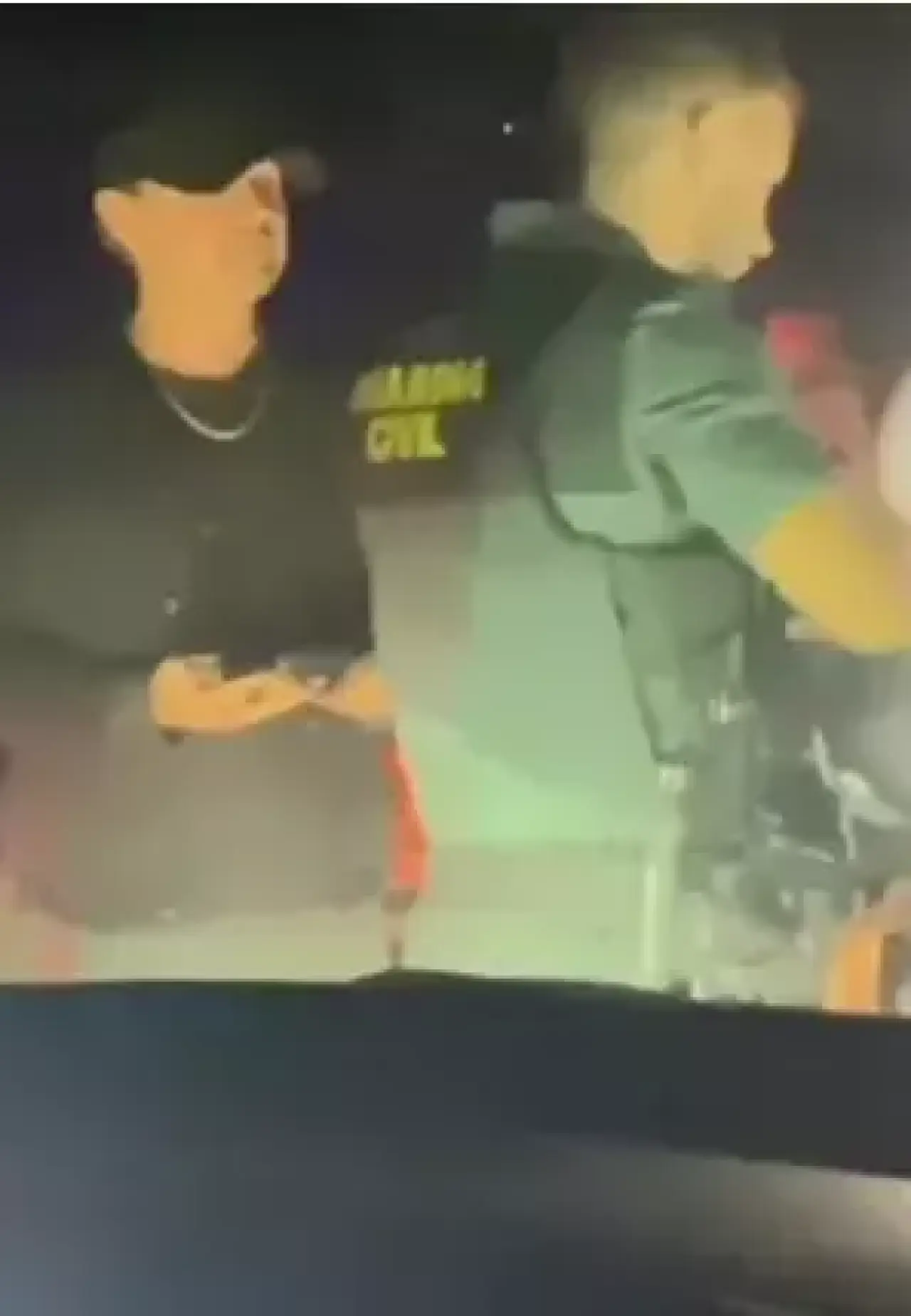 Ünlü oyuncuya şok! Kendisini tanımayan polisler arabasını durdurup üstünü aradı