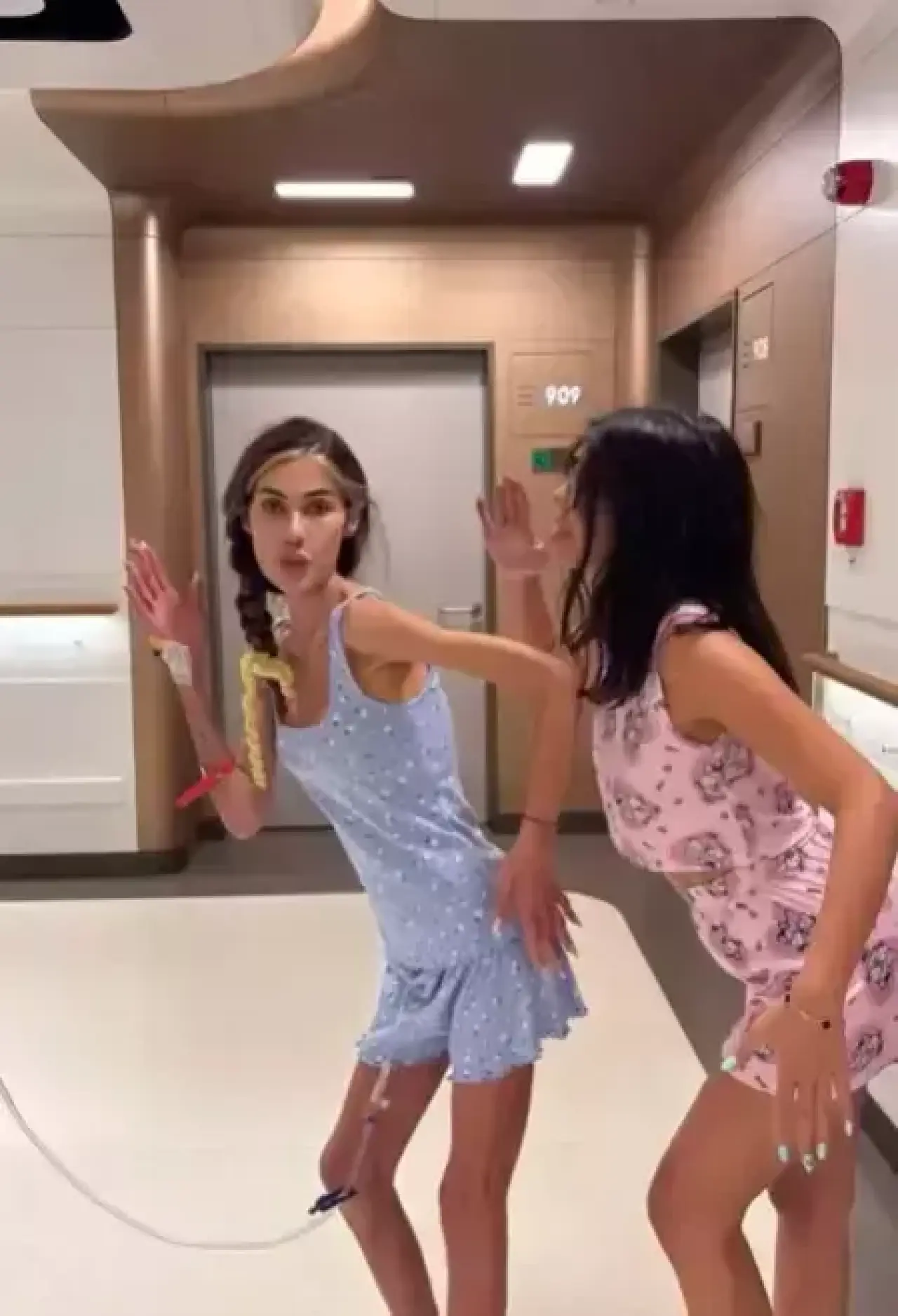 Nihal Candan'ın vefatının ardından Bahar Candan'dan tepki çeken hareket