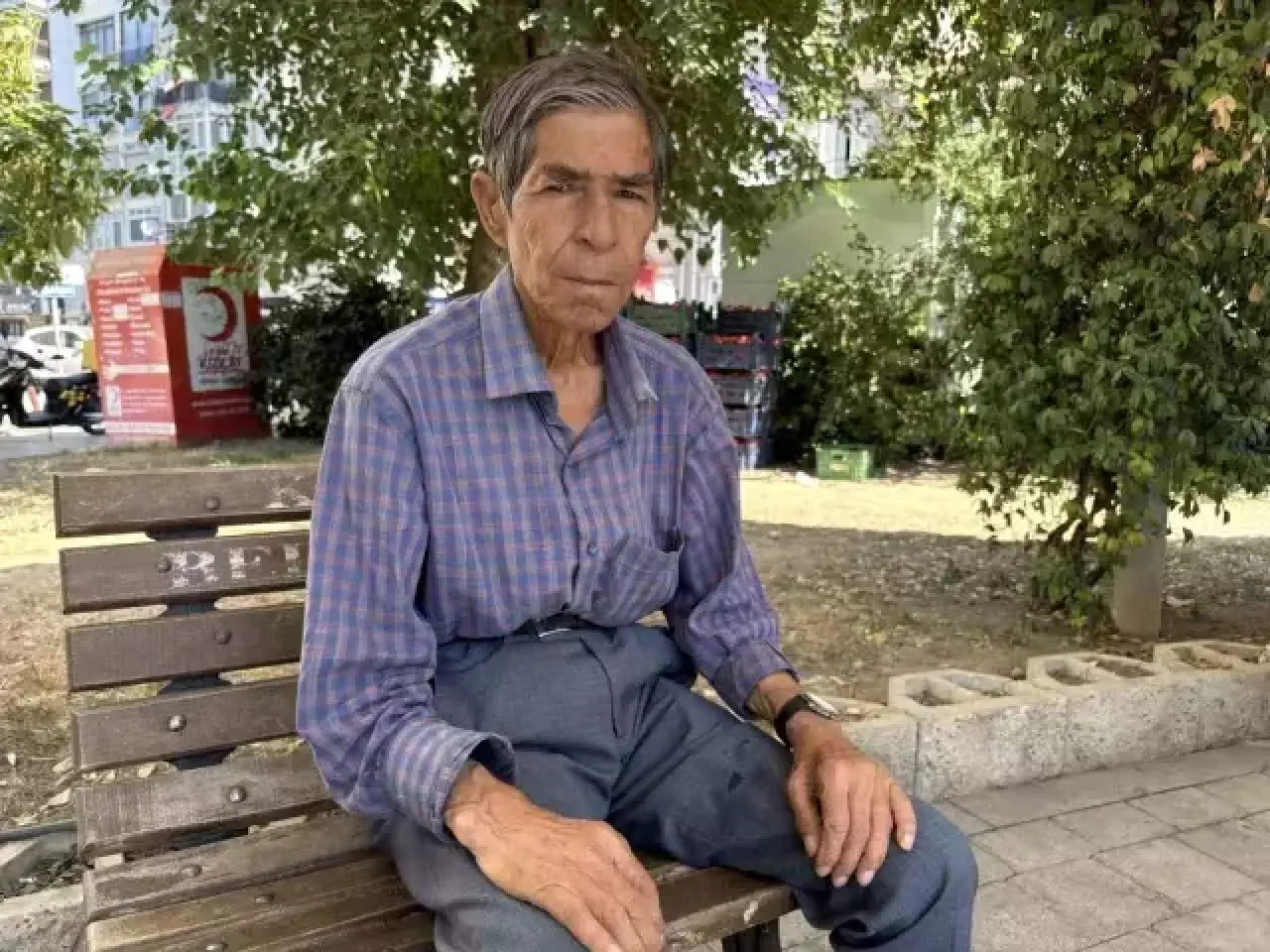 Neşet Ertaş'ın kardeşi zorda! Turnelerden sokaklara