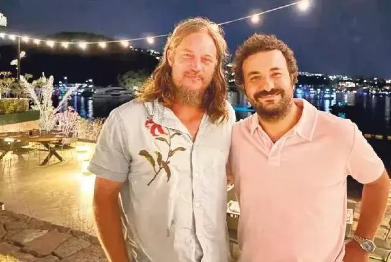 Vikingler'in yıldızı Travis Fimmel, Hasan Can Kaya ile aynı karede